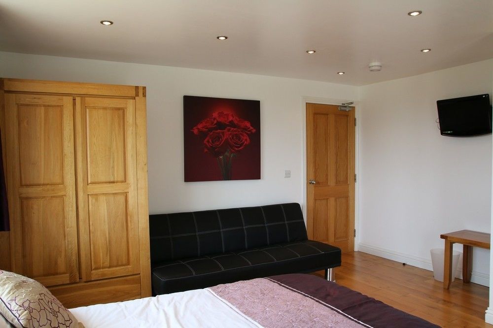 The Lodge Redhill  Εξωτερικό φωτογραφία